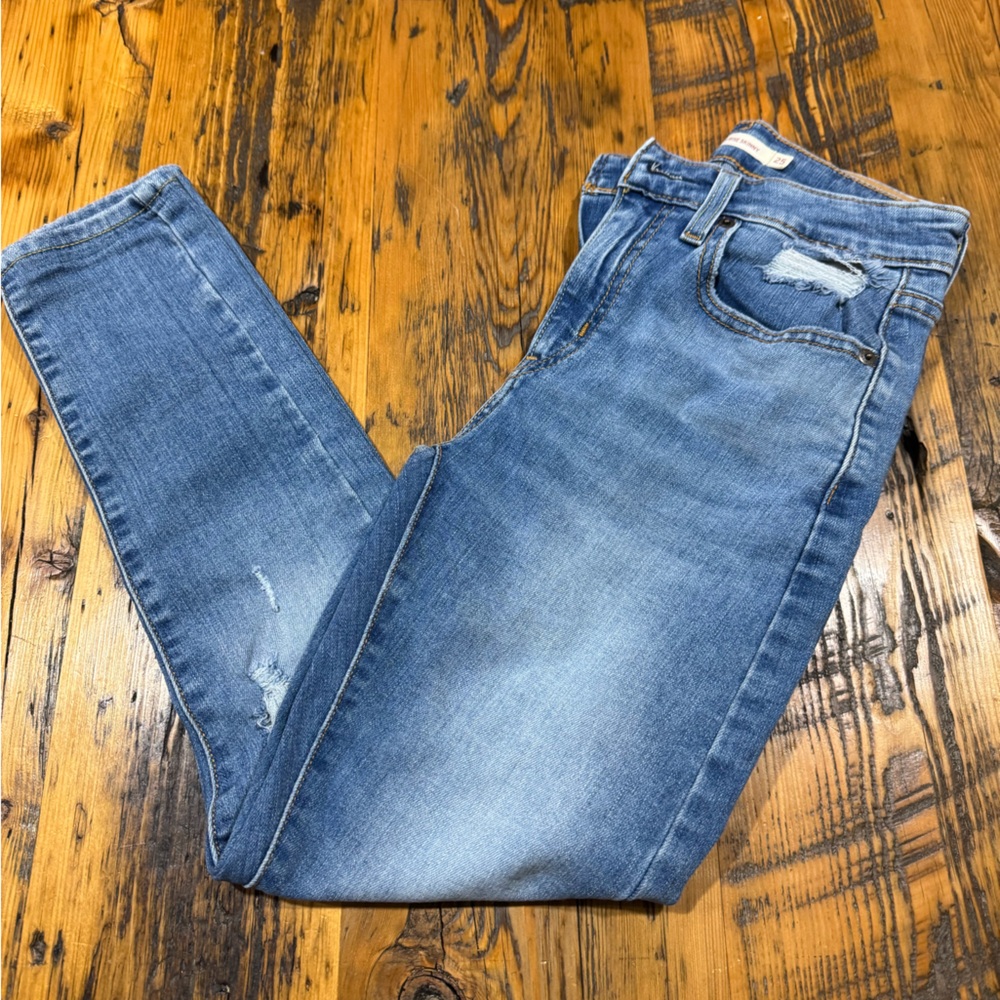 721 HIGH RISE SKINNY LEVIS WITH HOLES - Picture 4 of 13